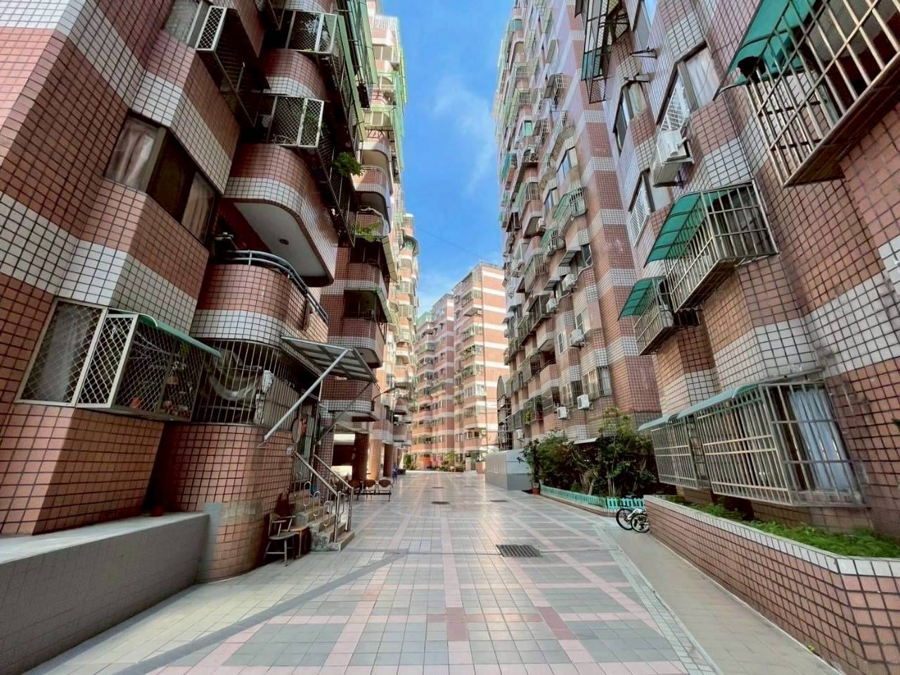 售~鳳林商圈內厝路四房住家：圖片 2